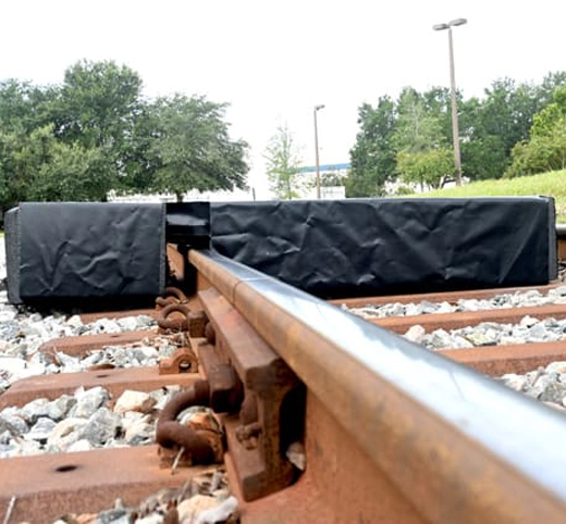 8490-track-berm-down-rail 8490-track-berm-down-rail